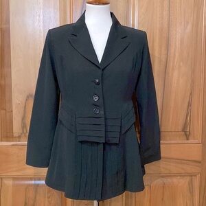 Las Pepas - Gorgeously Tailored Black Blazer/Pleated Details - EUC - 10